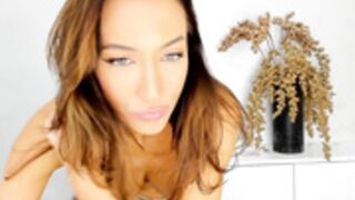 CB model dances to seduce you 1.11.23