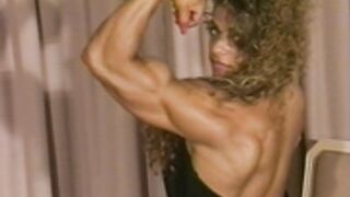 Michelle Ralabate posing 2