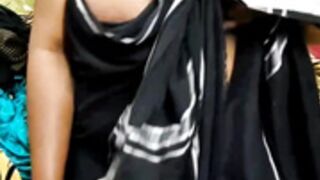 Malayali-pennu Boobs tease