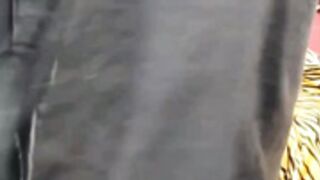 Malayali-pennu Boobs tease