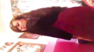 Girl dancing better then sunny leaone