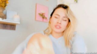 antonia_savatto RARE feet flash