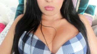 noemibcnz dildo suck 2