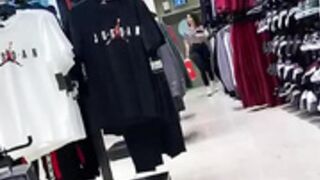 Shop assistant