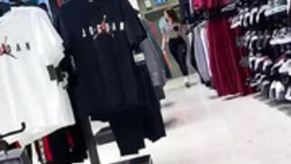Shop assistant