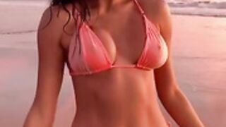 Slow mo boob shake