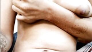 Deepa_Joshi boob show