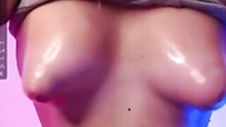 Mollywayne shaking her puffy tits.