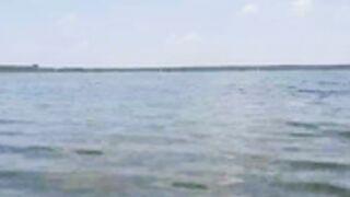 Blueeye_girl nackt am See public