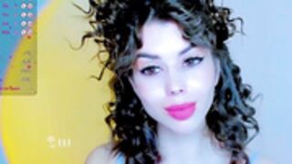 hottie_lola aka glitch in the matrix+ a hat to die for