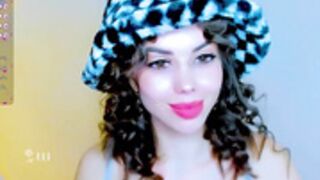 hottie_lola aka glitch in the matrix+ a hat to die for