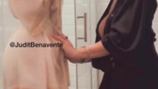 Judit Benavente Shower