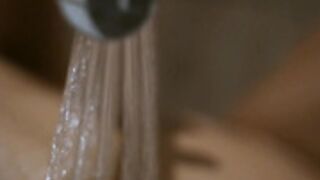 Margot Dumas - Shower