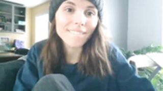 Le_Lea preggo tits and beautiful face