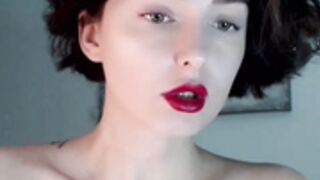 Red_Lips_Girl (2)