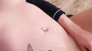 Short shot finger stuff