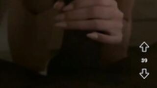 Daniella chavez mamandosela a un negro