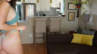 Bloomyogi - lingerie striptease and vibe cum