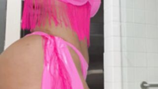 Red rose la Cubana Cowgirl