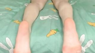tsunderebean feet ass