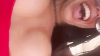 Valentina Trespalacios DJ tetas yate