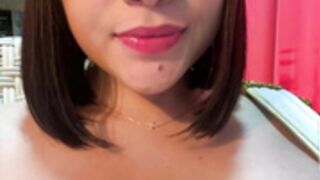 XHannaxX fingering pussy