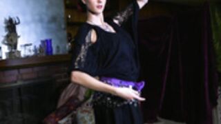 sablique belly dancer