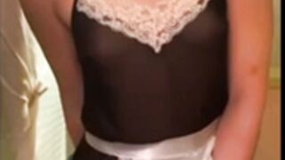 Kira Shannon masturbating