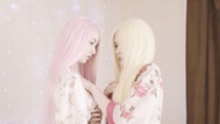 Sia Siberia lesbian strap