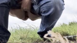 Outdoor pissing