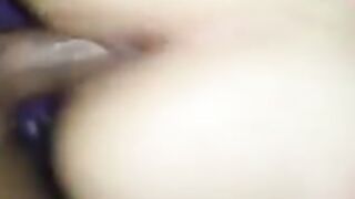 putita le dan en 4 y se toma la leche