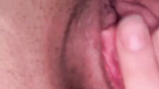 andrea española muestra su coño