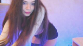 2023-01-08 boob peek 2