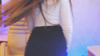 2023-01-08 boob peek