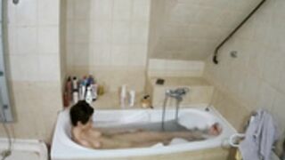 julmodels guest taking bath