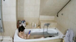julmodels guest taking bath