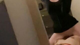 kweenflaxi sitting on face - need more