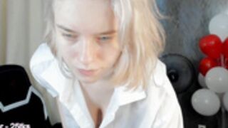 Joyce_coy Jump + tits out