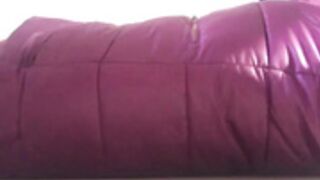 Yoga ball inflate in pink puffer