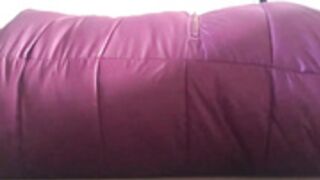 Yoga ball inflate in pink puffer