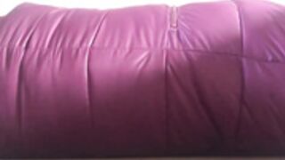 Yoga ball inflate in pink puffer