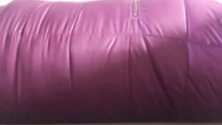 Yoga ball inflate in pink puffer