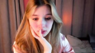 milabl.A sensitive and beautiful moment of feedback