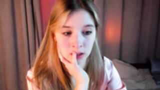 milabl.A sensitive and beautiful moment of feedback