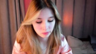 milabl.A sensitive and beautiful moment of feedback