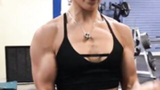 Abbi biceps