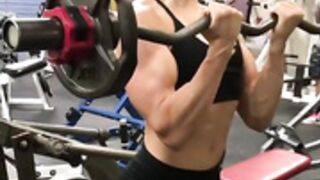 Abbi biceps