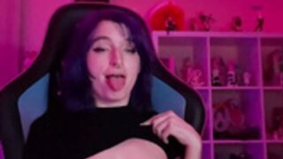 meido_moon tits