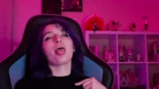 meido_moon tits