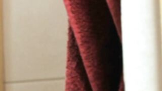 straponcum - roxie-bathroom-latex-jerk